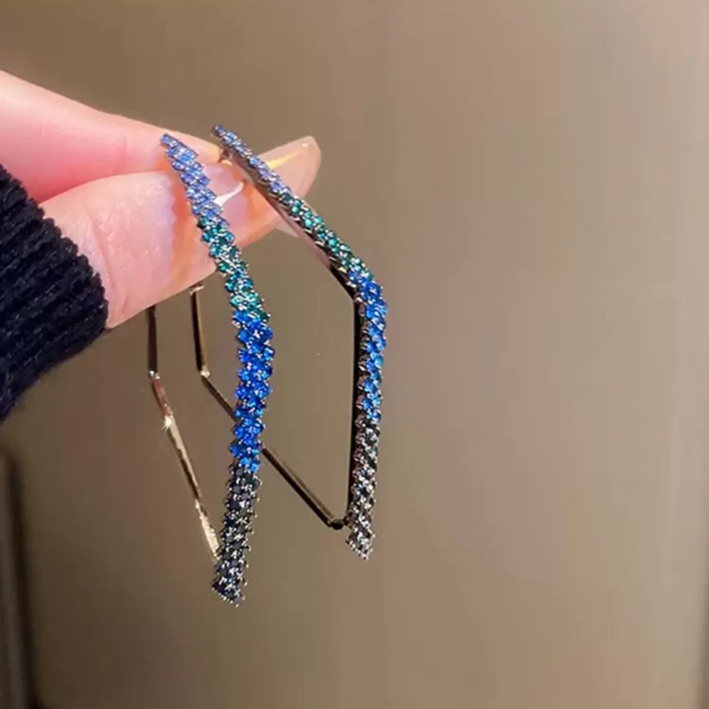 🪩 Sterling Silver Rhinestone Earrings 🪩 - Picture 1 of 6